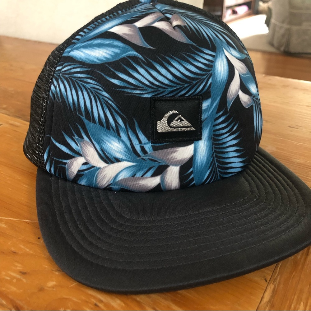 Quicksilver Tropical leaf pattern hat - Picture 5 of 5